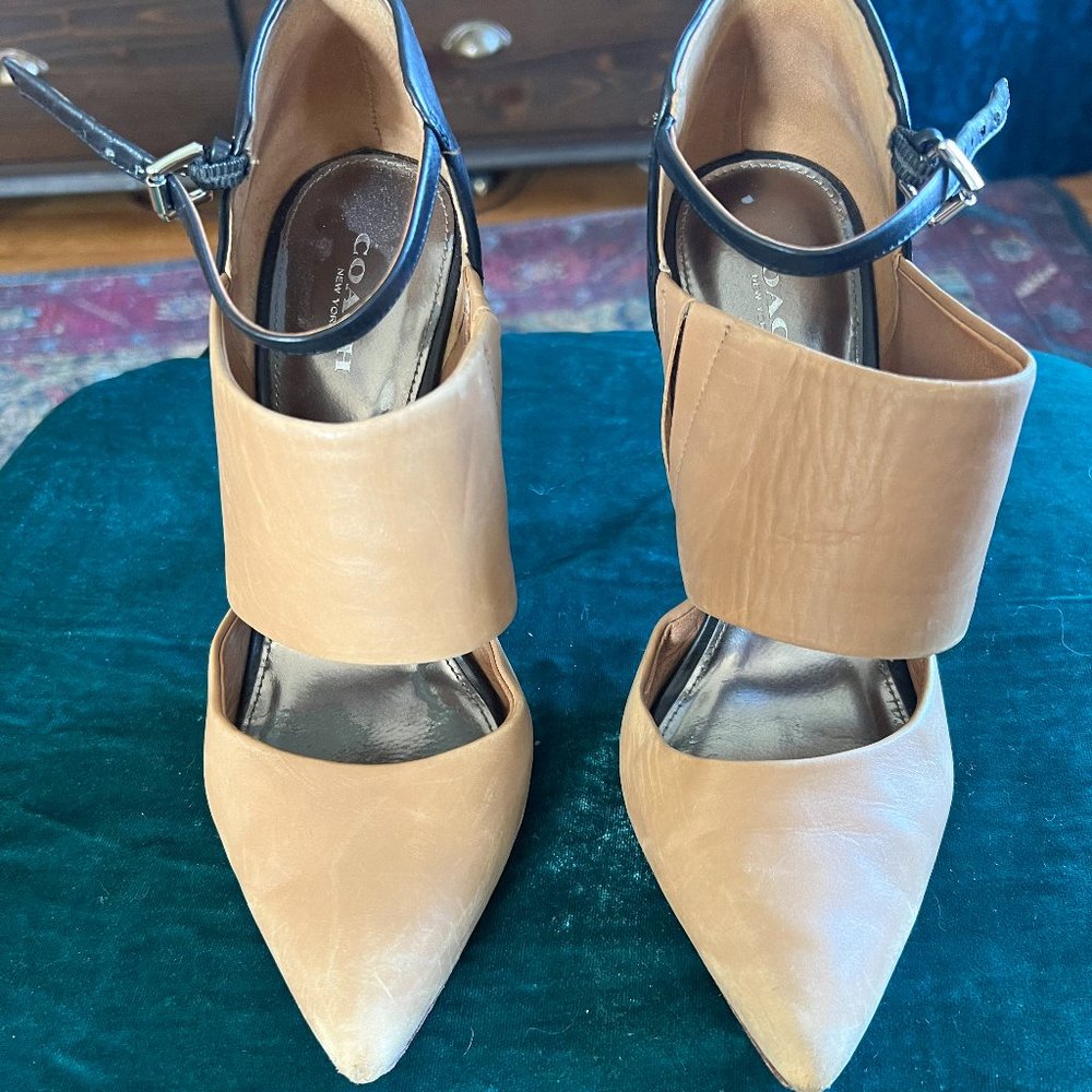 Coach, Heart Heel, Black & Tan 4 1/2" heel, size 7
